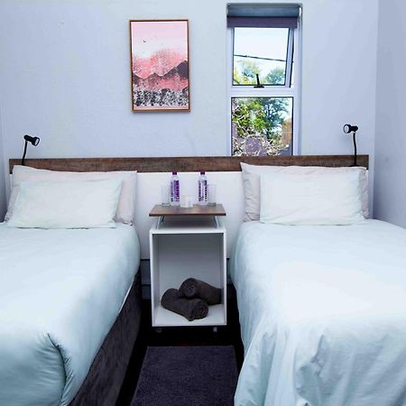 Bed and Breakfast Jft Self Catering Units Ист-Лондон Экстерьер фото
