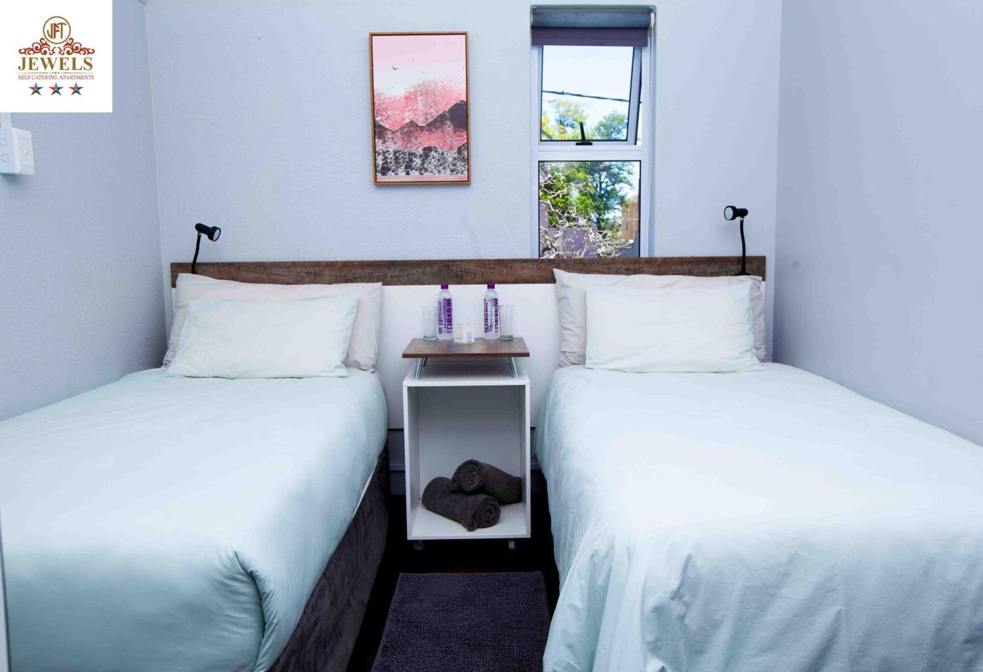 Bed and Breakfast Jft Self Catering Units Ист-Лондон Экстерьер фото