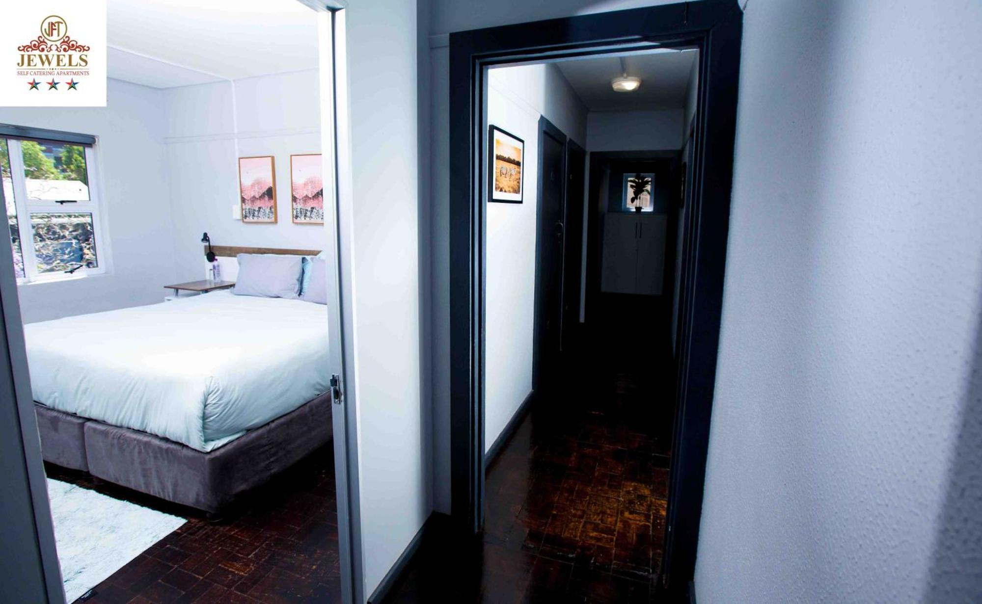 Bed and Breakfast Jft Self Catering Units Ист-Лондон Экстерьер фото
